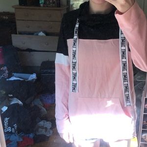 black pink and white sweatshirt with pockets&hood